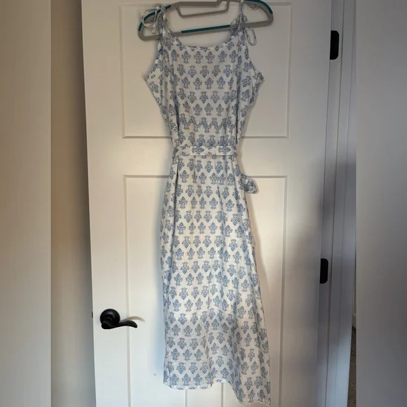 Blue and White Midi Dress‎ - Picture 6 of 11